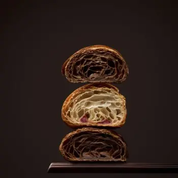 Valrhona Raspberry Inspiration Sticks 7g - 31% Cocoa - Box of 220 sticks