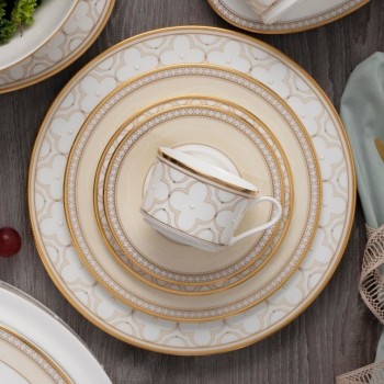 Trefolio Gold by Noritake