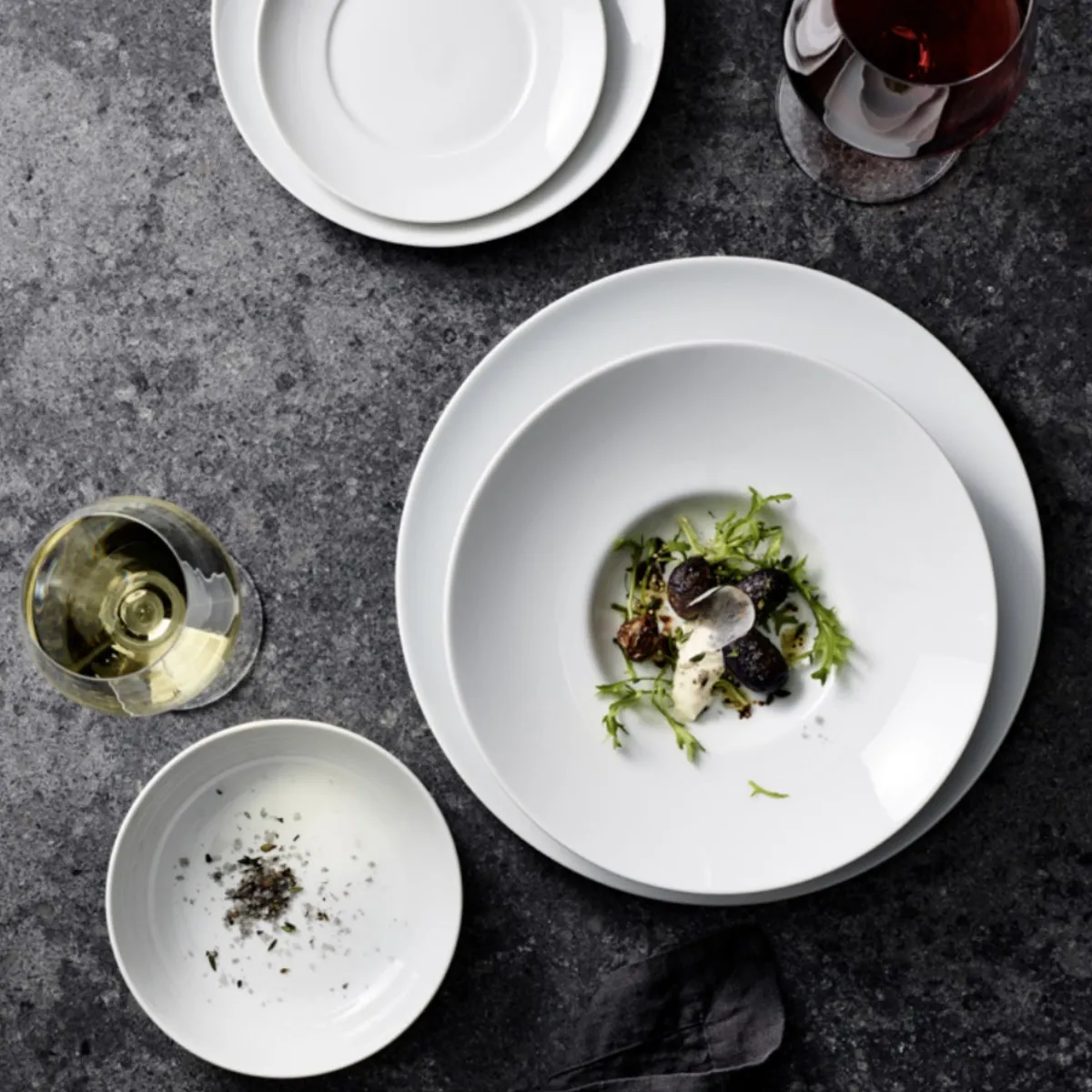 Traditional Dinnerware